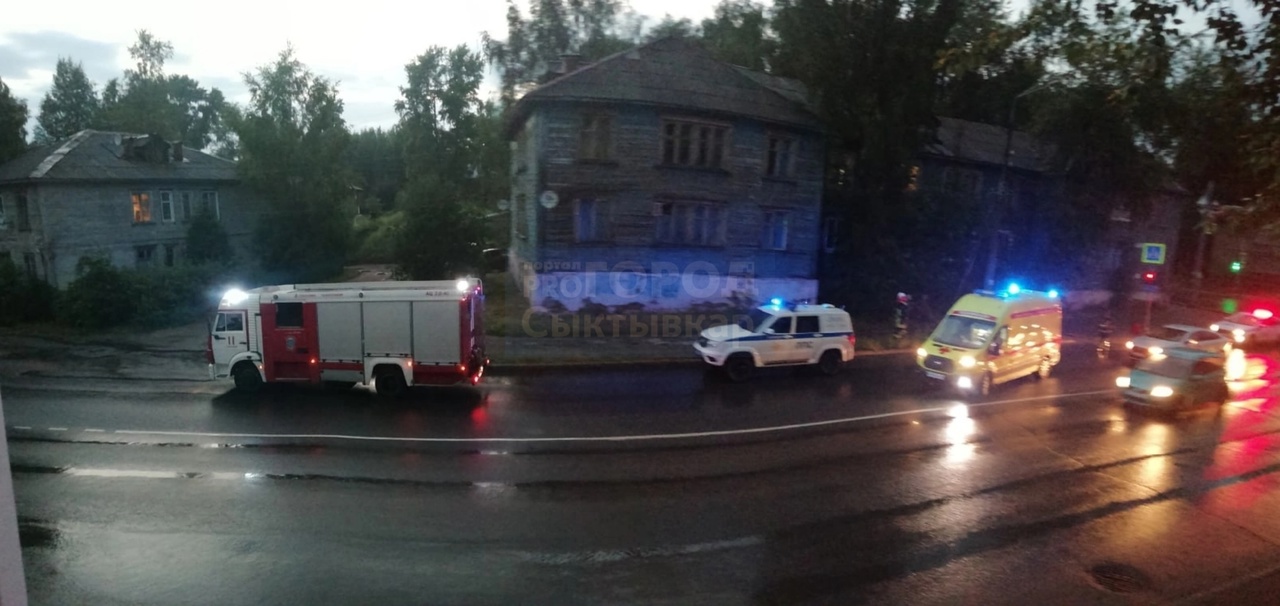 В Сыктывкаре на "зебре" сбили 19-летнего парня