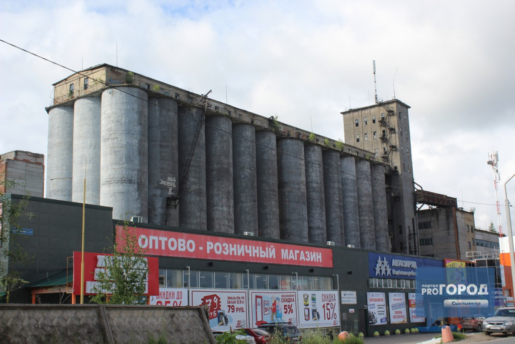 Химические реактивы и загадочные документы: сыктывкарец тайно проник на заброшенный завод