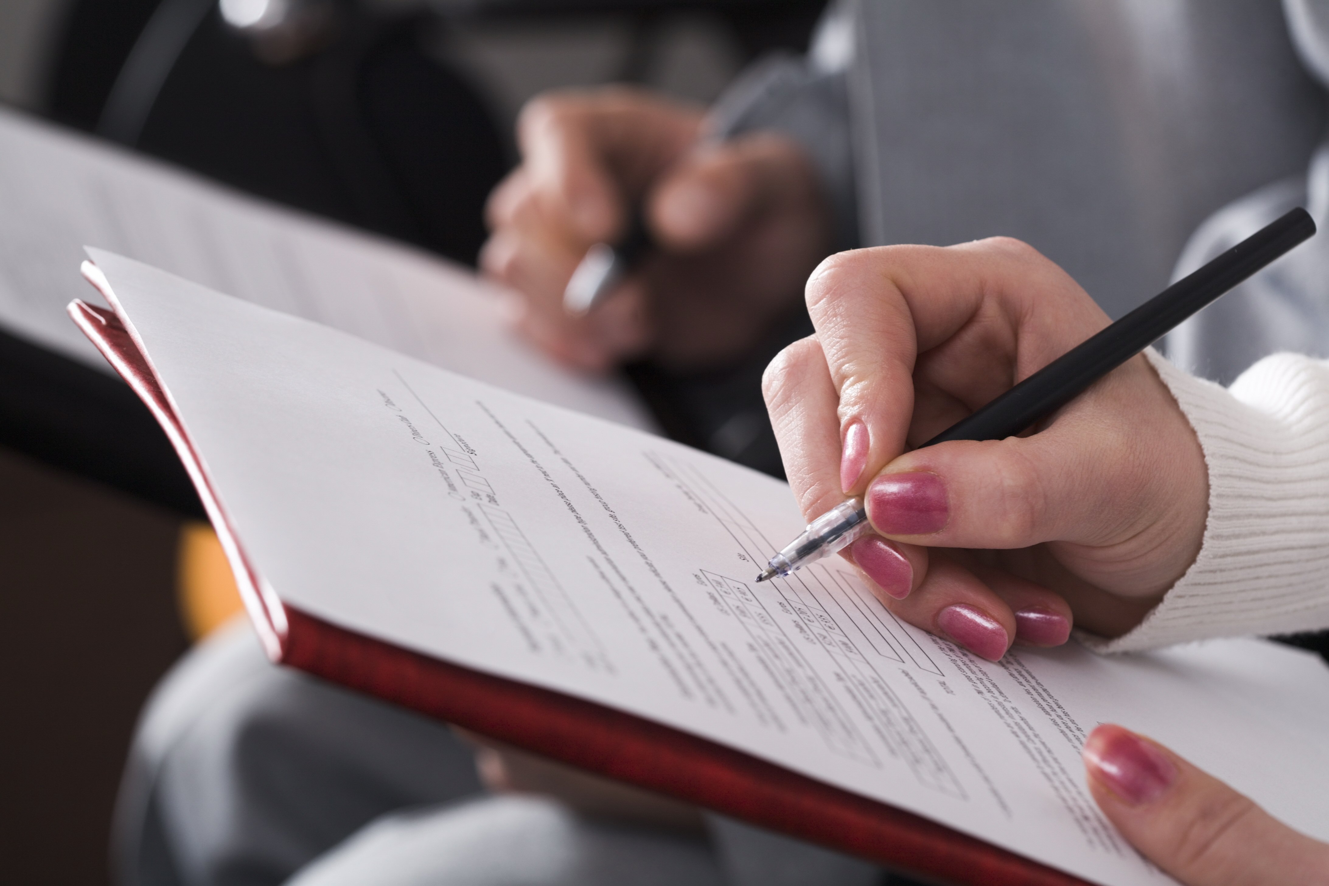 Юрист назвал документы, которые стоит хранить всю жизнь