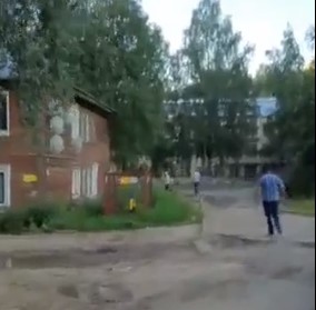 Сыктывкарец: “Мужчина показывал свои гениталии детям во дворе дома”