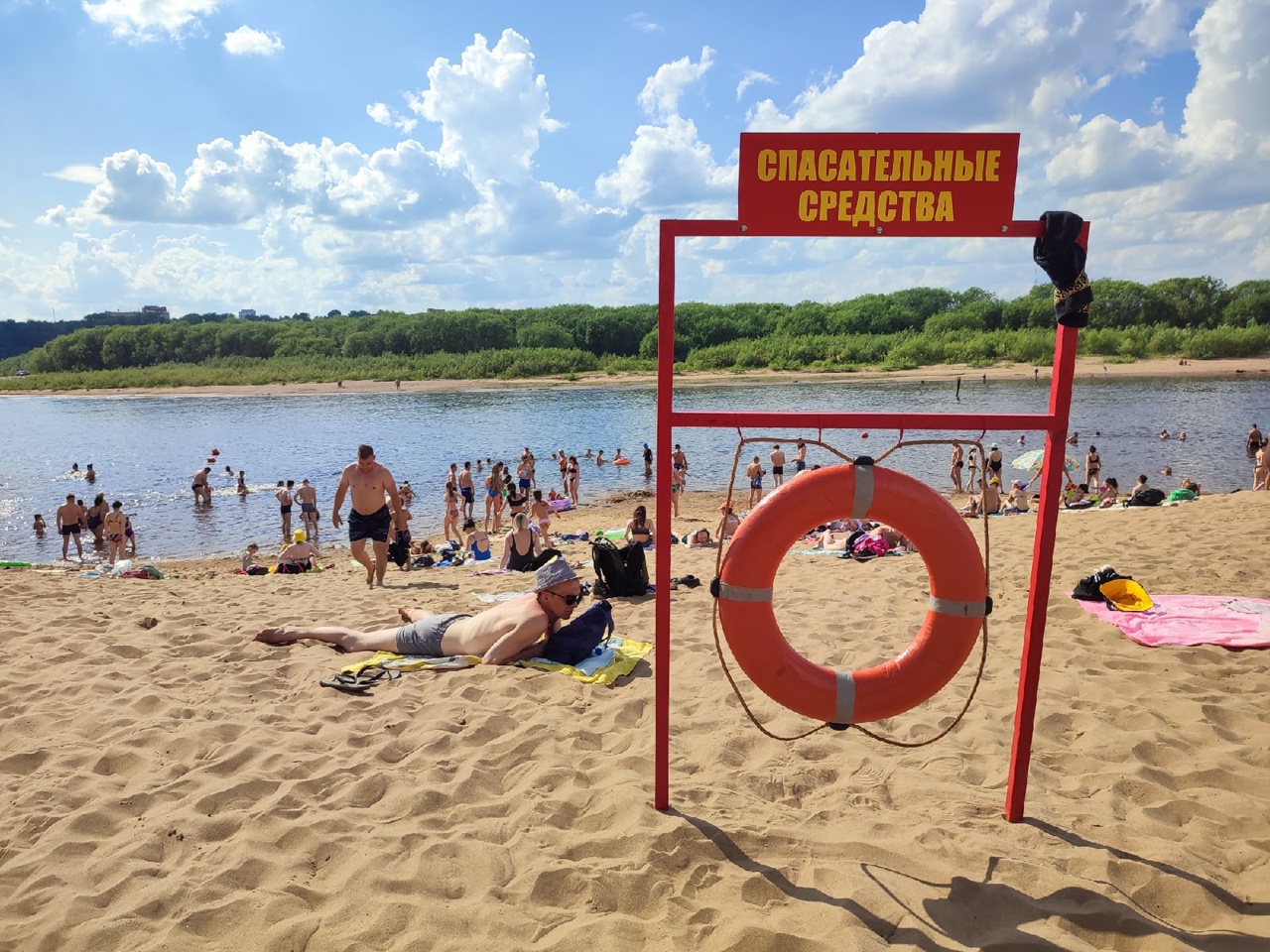 Дерматолог назвала болезнь, которая проявляется с загаром