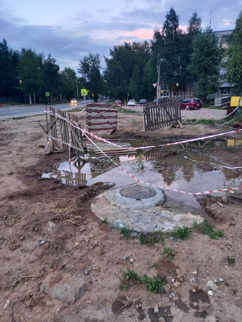 "Только ремонт сделали": в Сыктывкаре из-за дождей размыло новые тротуары