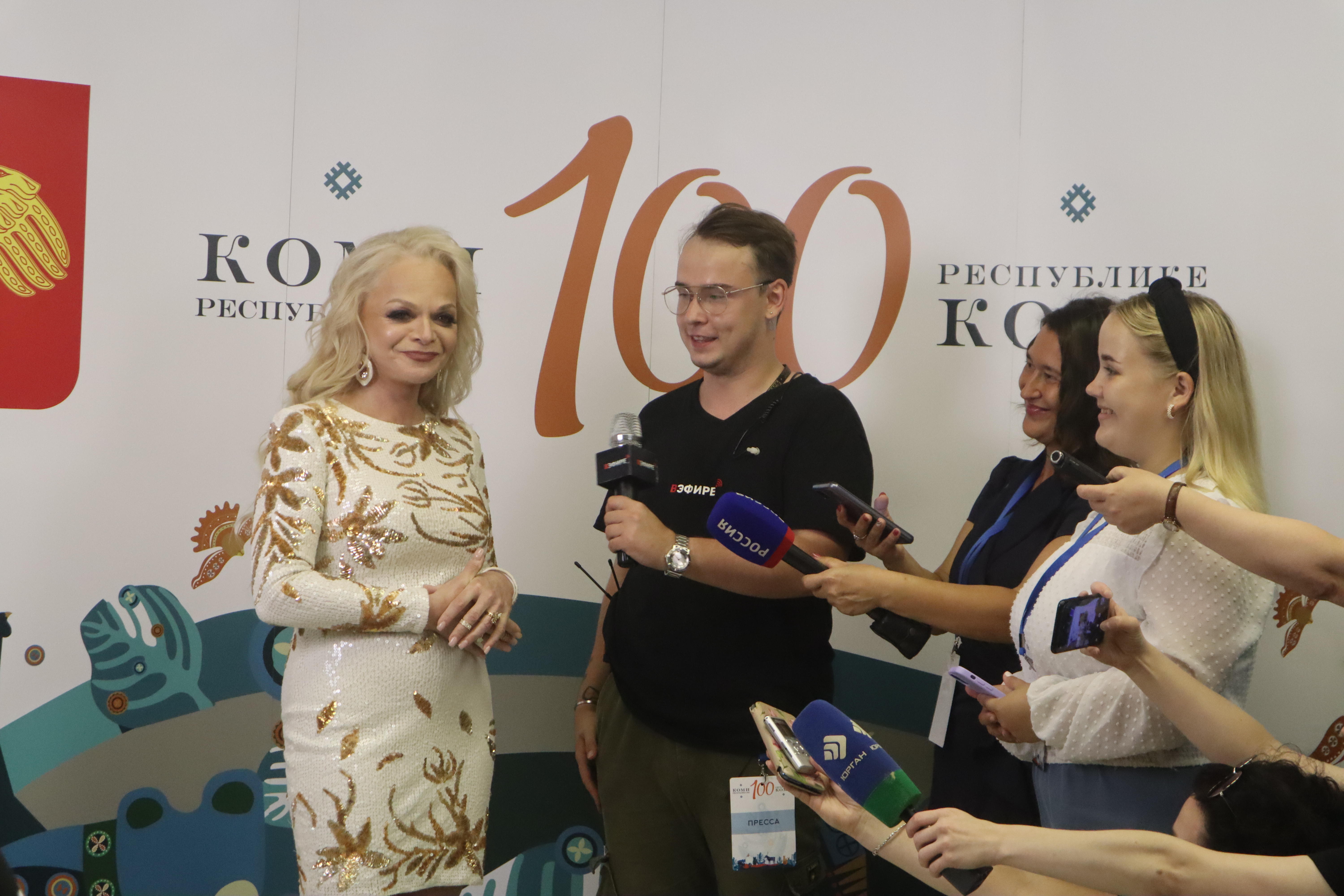 На пресс-подходе в Сыктывкаре Лариса Долина попросила журналистов следить за своей речью