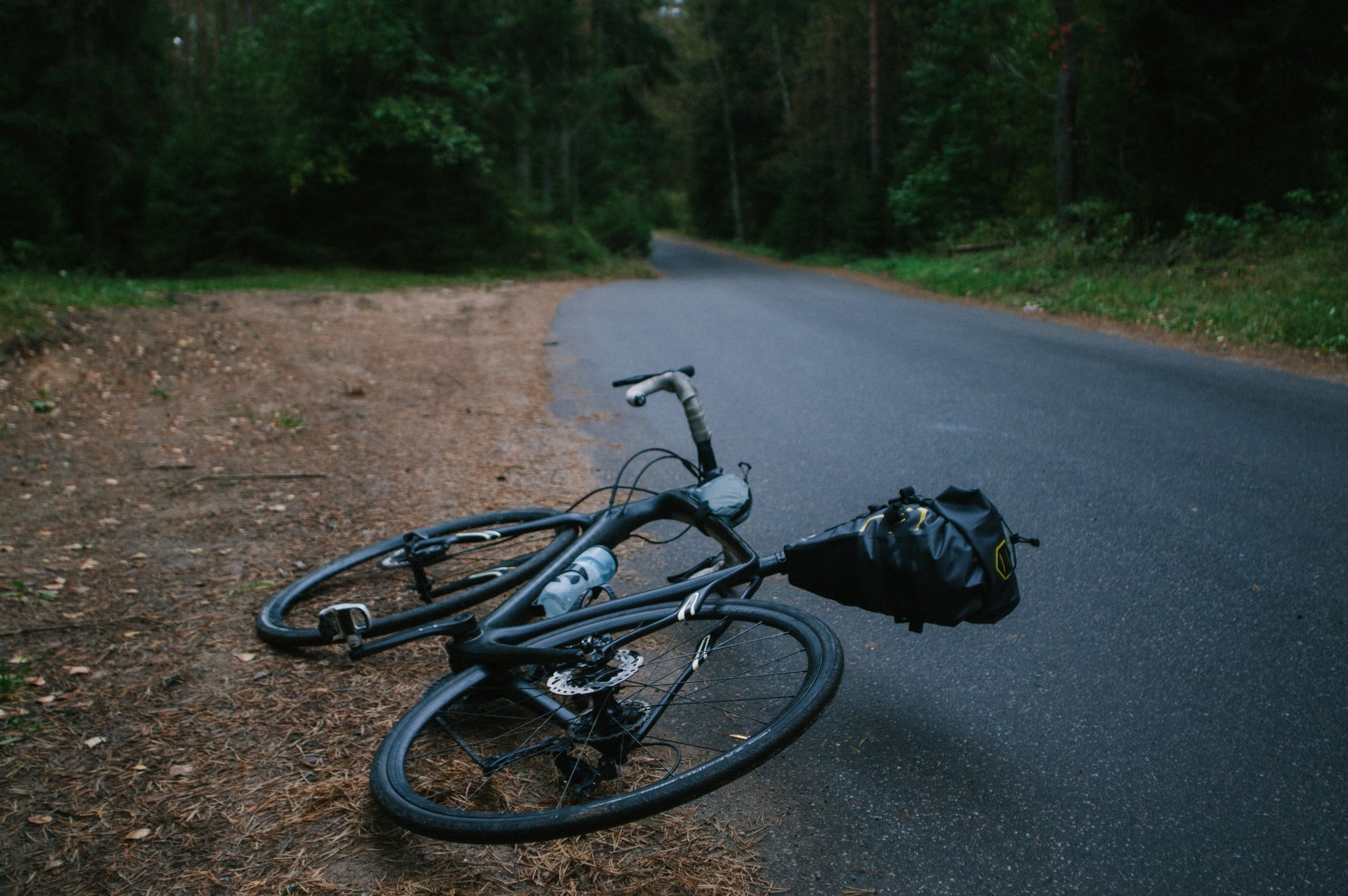 На трассе в Коми нашли мертвого велосипедиста