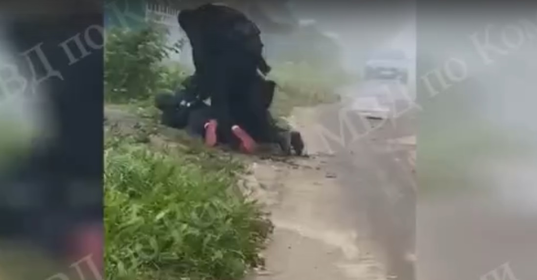 Подозреваемый в вымогательстве. Подозреваемый в вымогательстве. Подозреваемый в вымогательстве. Подозреваемый в вымогательстве. В камышине задержали двоих человек в питомнике.