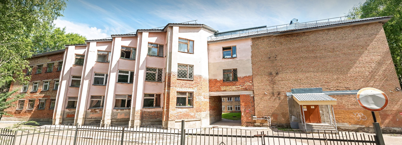 Охранная компания прокомментировала ситуацию со скандалом в сыктывкарской школе №1