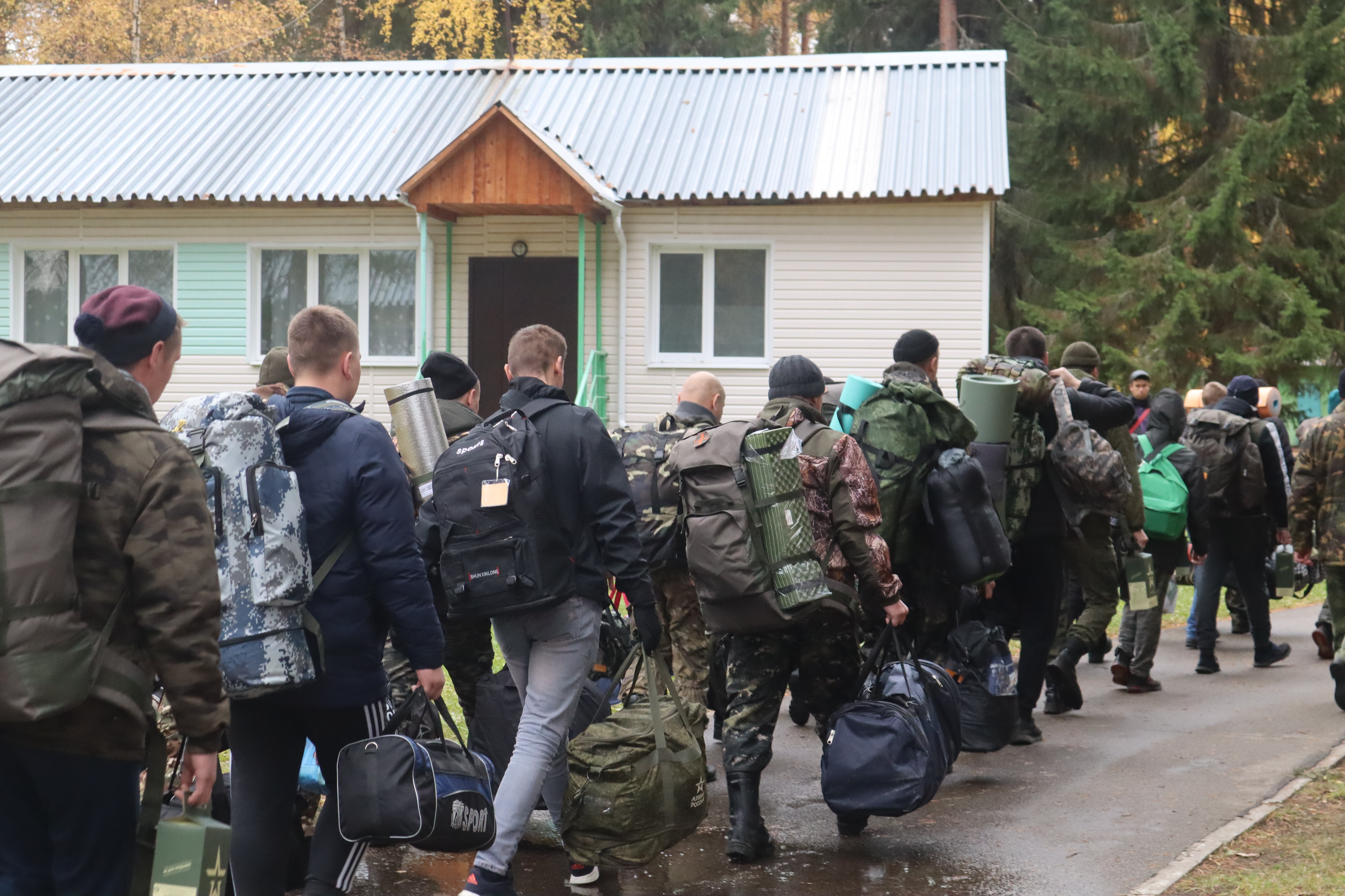 “Я хочу защитить Родину”: из Коми отправили еще одну группу призванных по мобилизации