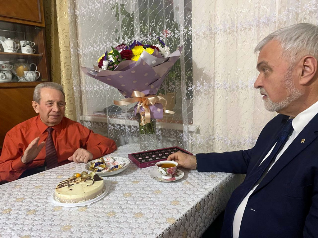 Глава Коми лично вручил медаль Почетного гражданина республики ухтинцу Евгению Алексееву 