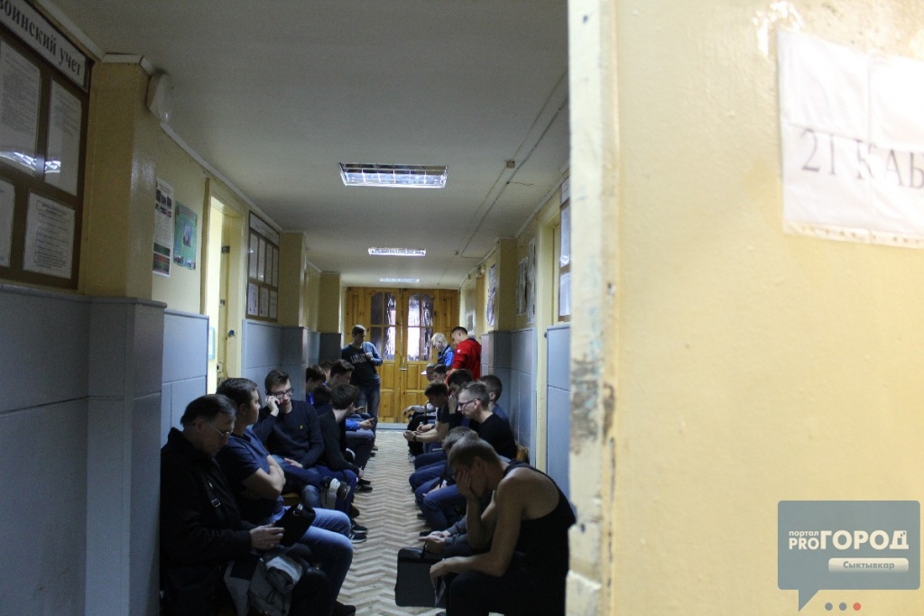 Стало известно, сколько человек призовут в армию в этом году