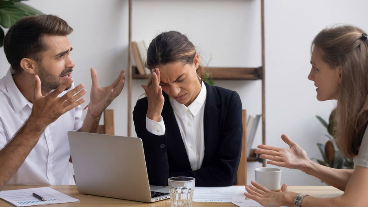 Львам нужно составить план, а Овнам — перестать все контролировать: гороскоп на 9 ноября 