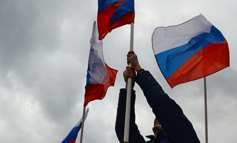 Коми выделят 24 миллиона рублей на покупку флагов России