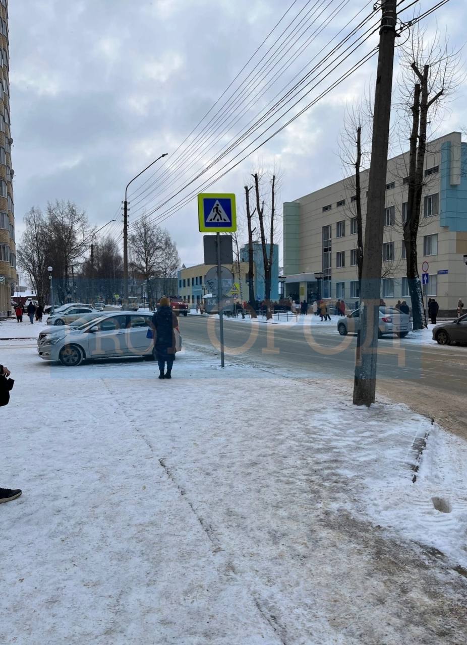 В Сыктывкаре эвакуировали посетителей поликлиники
