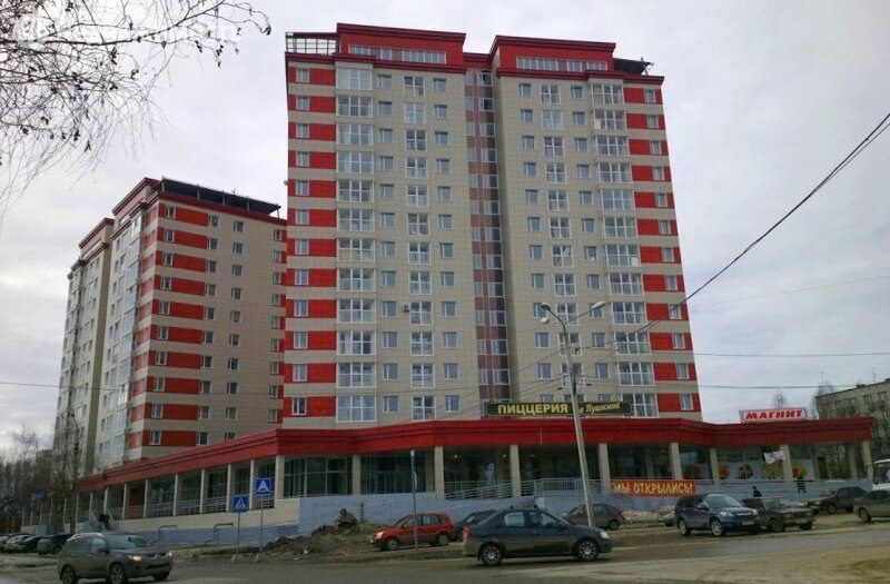 В Сыктывкаре ребенок выпал из окна многоэтажки