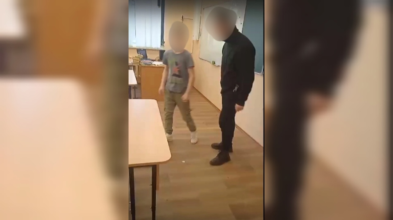 "Он тряс ребенка": появилось видео, где якобы учитель из Сыктывкара кричит на детей