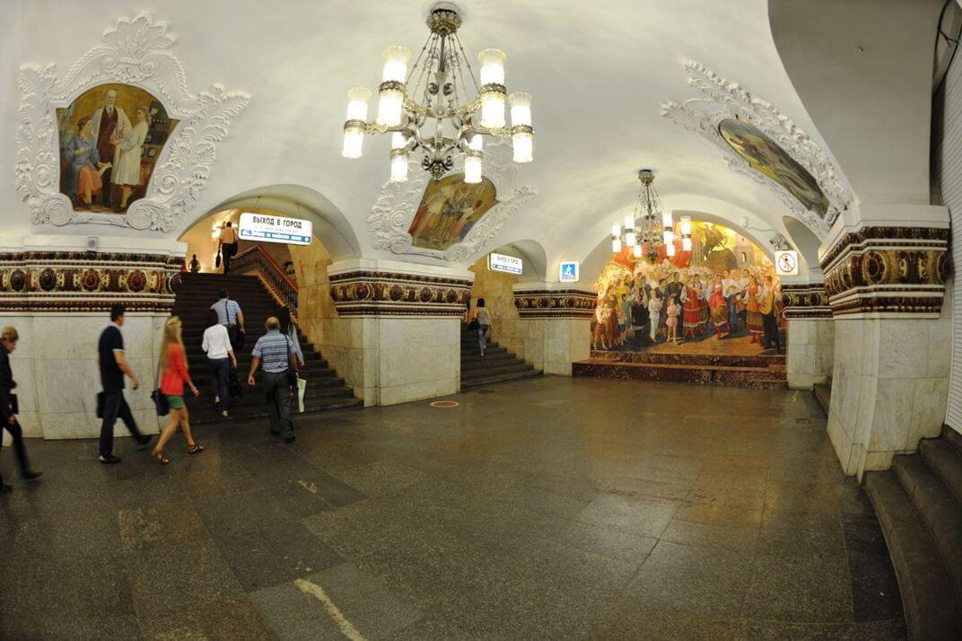 64-летний житель Коми напал с ножом на мужчину в метро Москвы