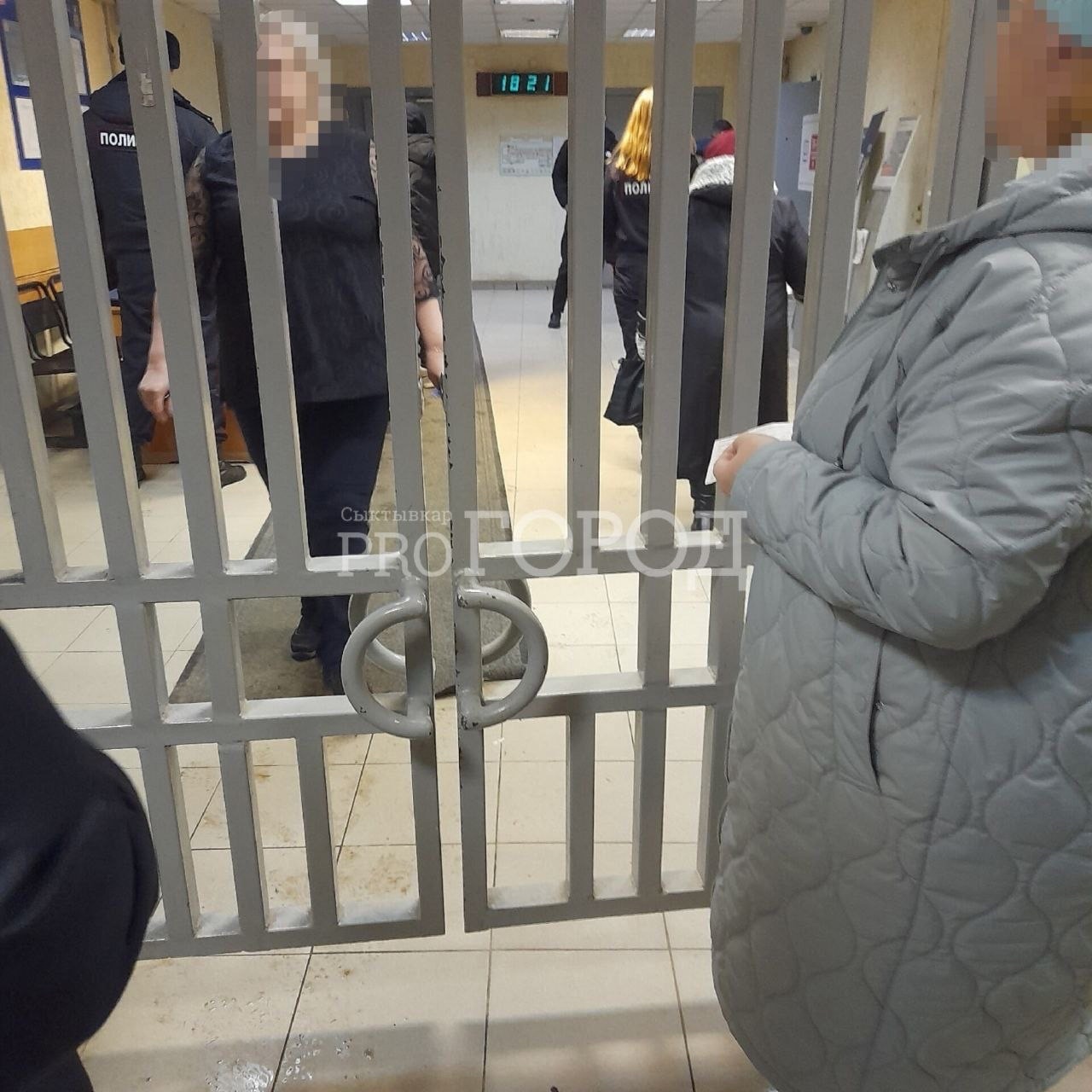Сыктывкаркие полицейские провели рейды в торговых центрах и задержали подростков