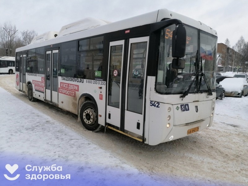В Сыктывкаре начали разъезжать автобусы с агитирующими надписями