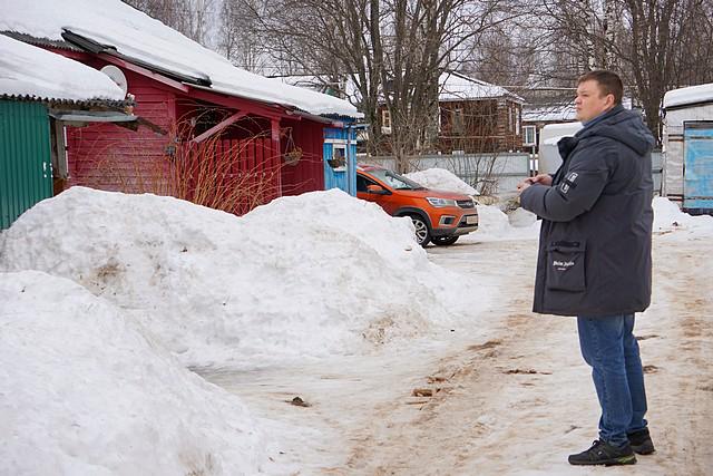Мэрия Сыктывкара взяла под контроль очистку снега с крыш домов