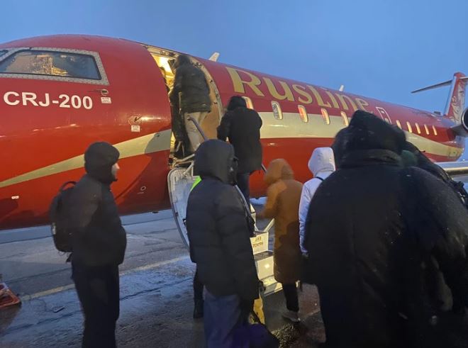 Самолет "Руслайн" совершил вынужденную посадку в Коми