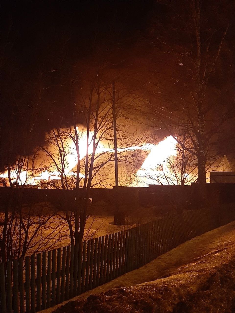 В сыктывкарском поселке случился страшный пожар