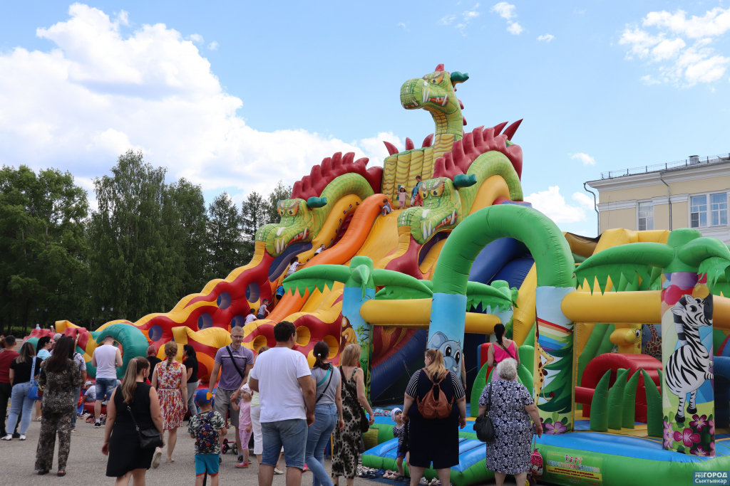 Выходные перенесут на другой месяц: россиян ошарашили изменениями на майские праздники