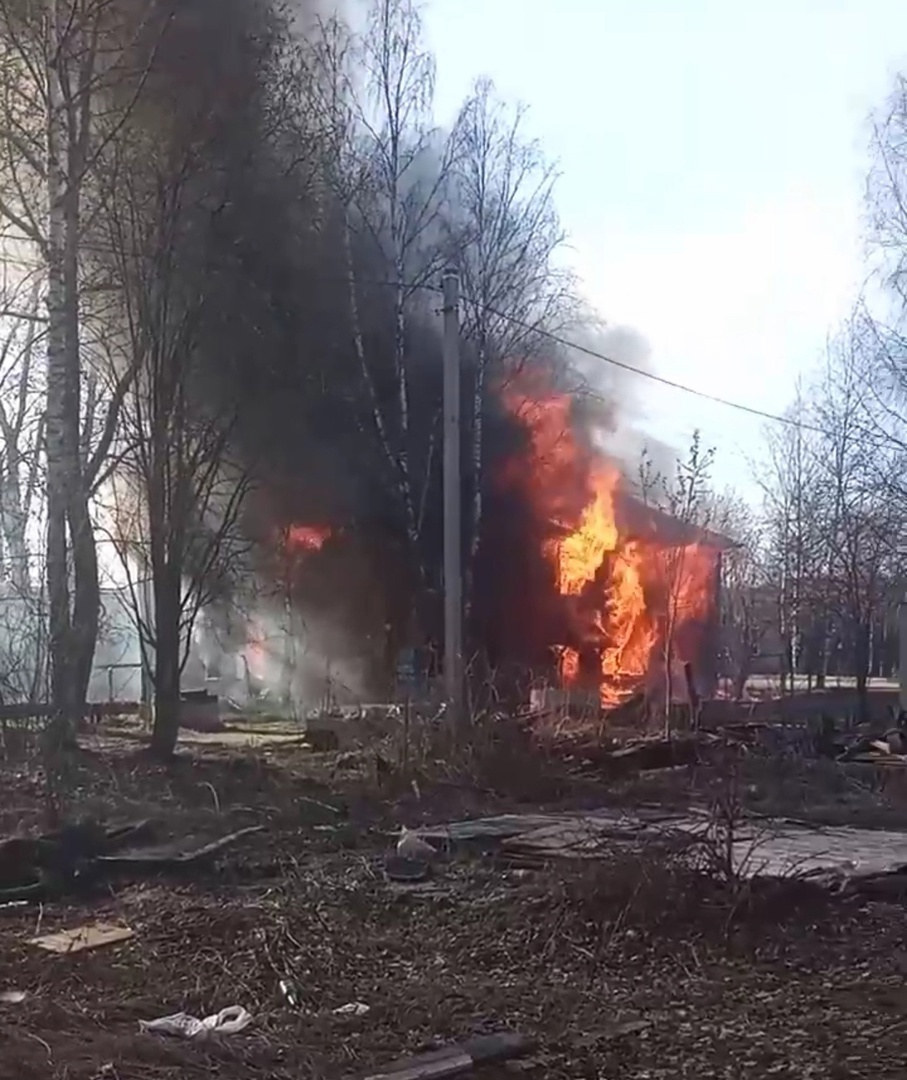 Выяснились подробности пожара в двухэтажном доме в Сыктывкаре