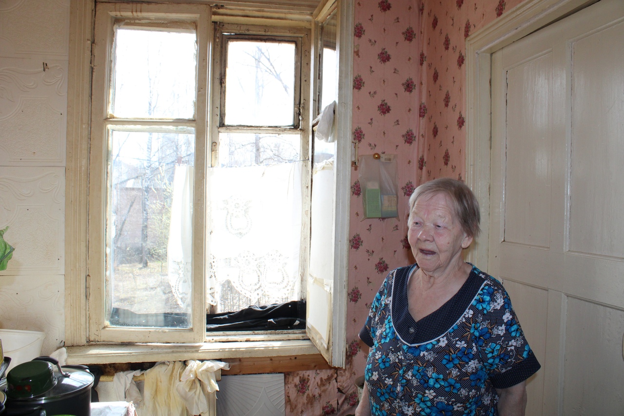 “Воды нет, туалет выносим на улицу": сыктывкарцы рассказали, как живут в аварийном доме