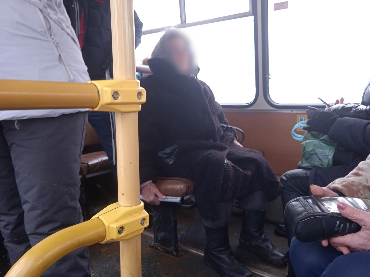 У бабушки, которую выгнали из автобуса в Сыктывкаре, проблемы с памятью