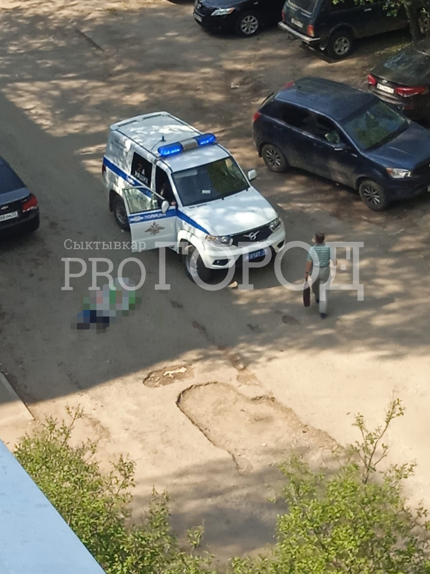 В Сыктывкаре обнаружили труп мужчины под окнами жилого дома