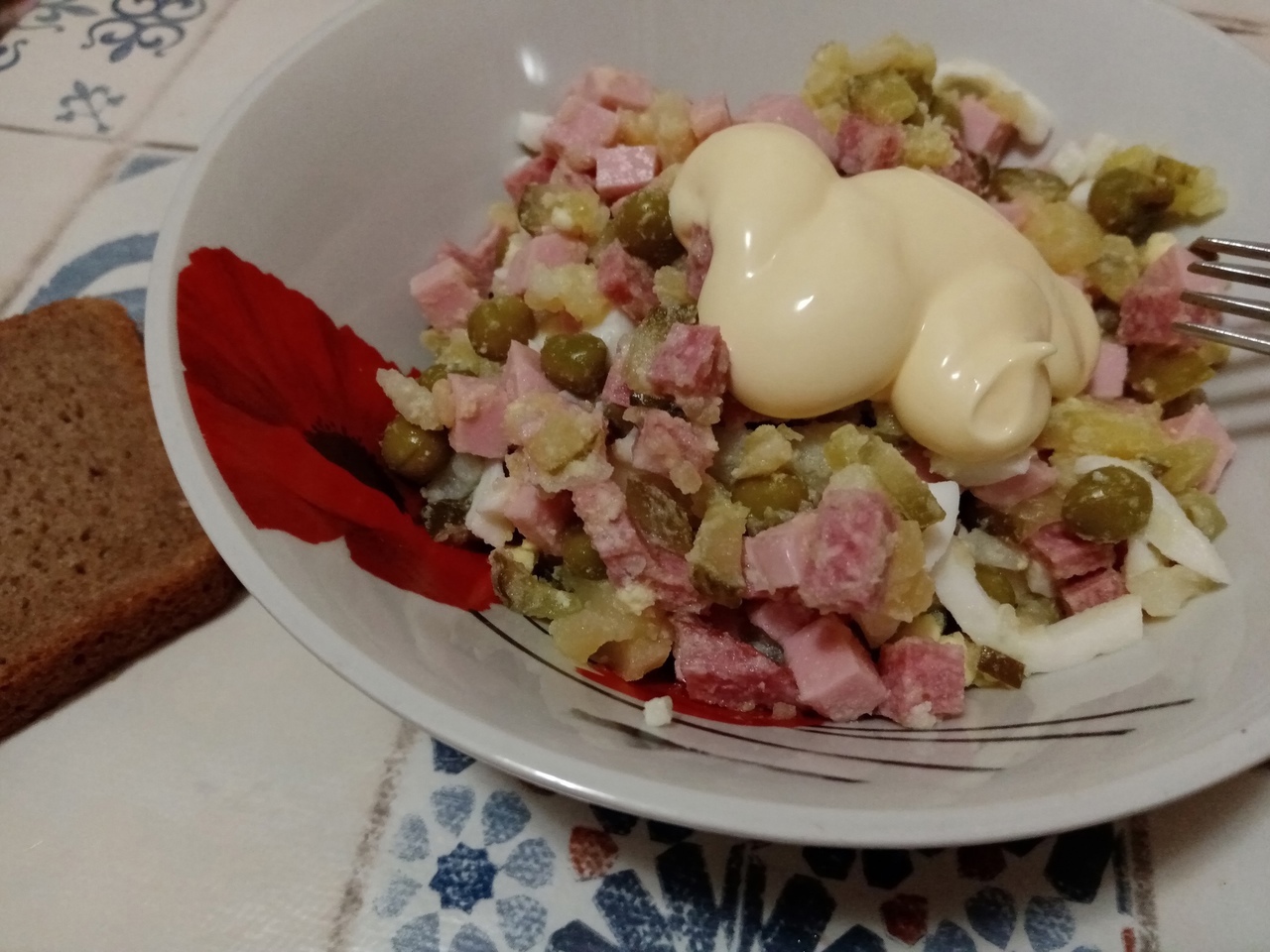 Вовсе не вреден: диетолог объяснил, почему не стоит отказываться от майонеза