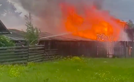 В одном из поселков в Коми сгорел дом