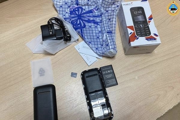 Сотрудники одной из колоний в Коми нашли в посылке для осужденного телефон