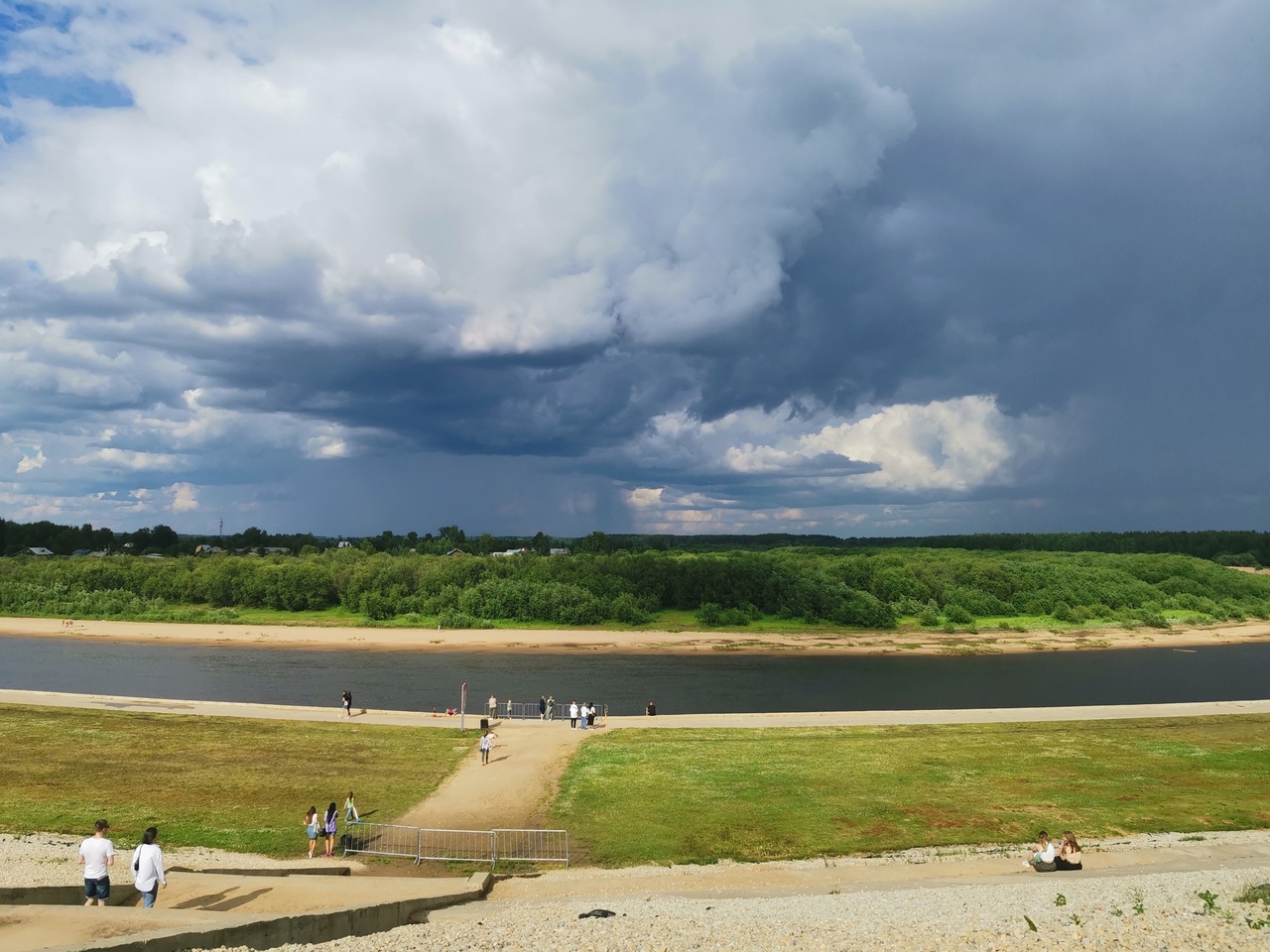 Засуха и дожди: синоптики Коми пообещали неустойчивую погоду в июле