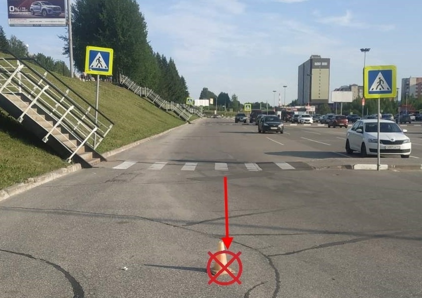 Сыктывкарец сбил женщину на парковке и уехал