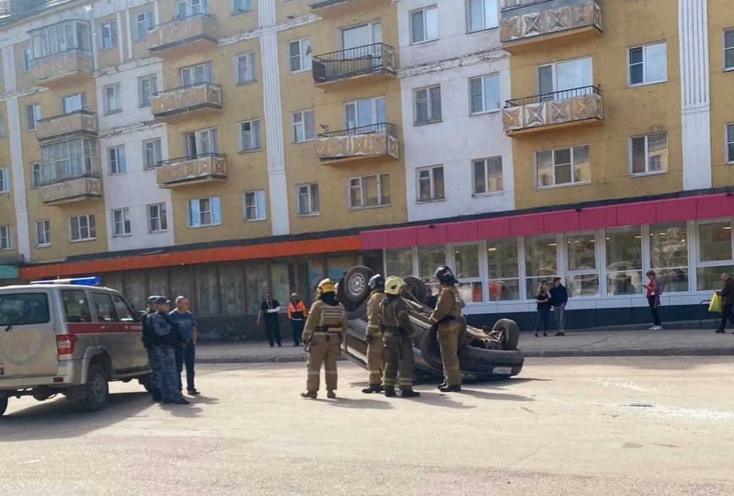 В Коми из-за ДТП перевернулась машина