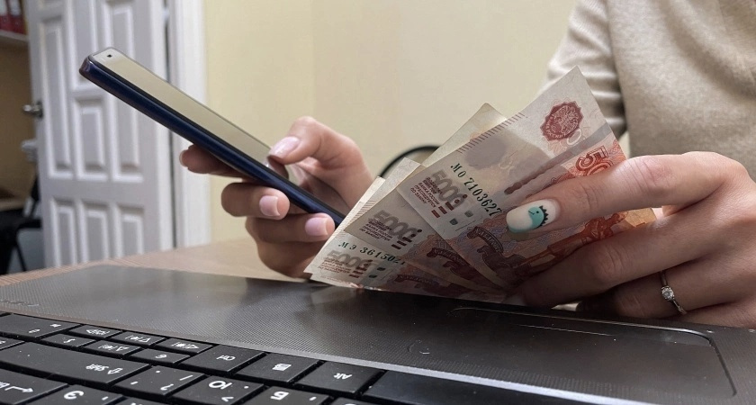 В Коми соцработников подозревают в краже трех миллионов рублей у пенсионера