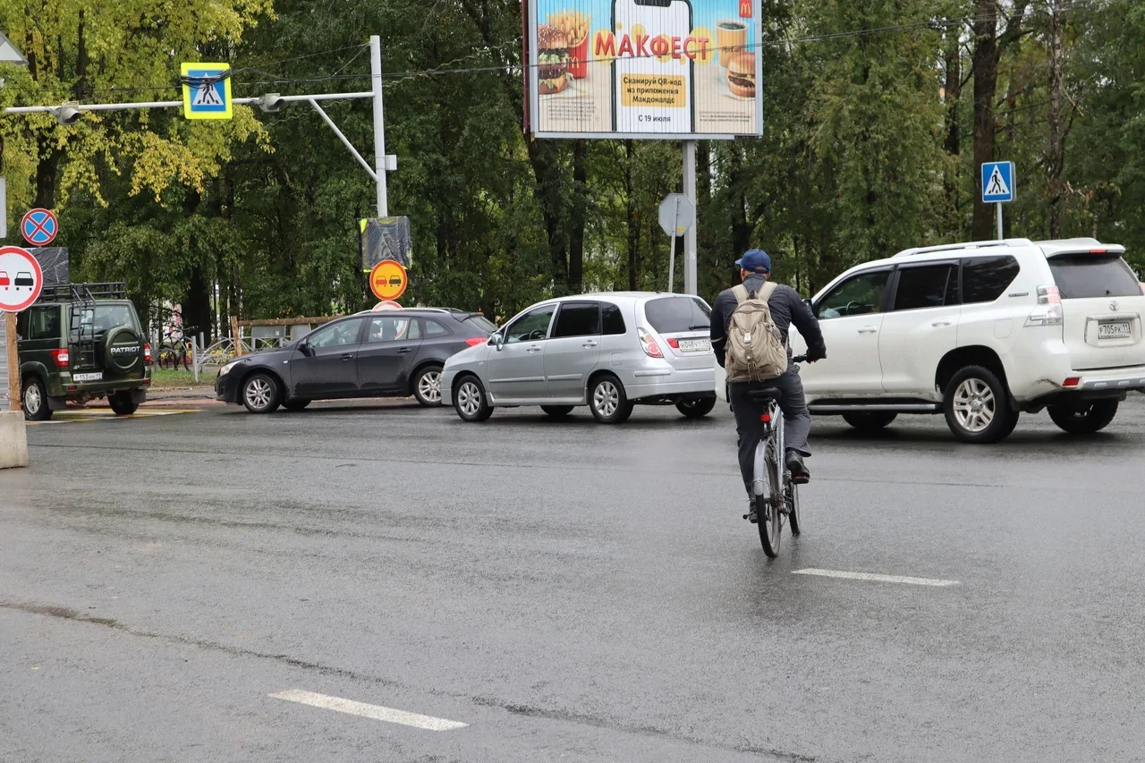 Сыктывкарский велосипедист попал под колёса иномарки 