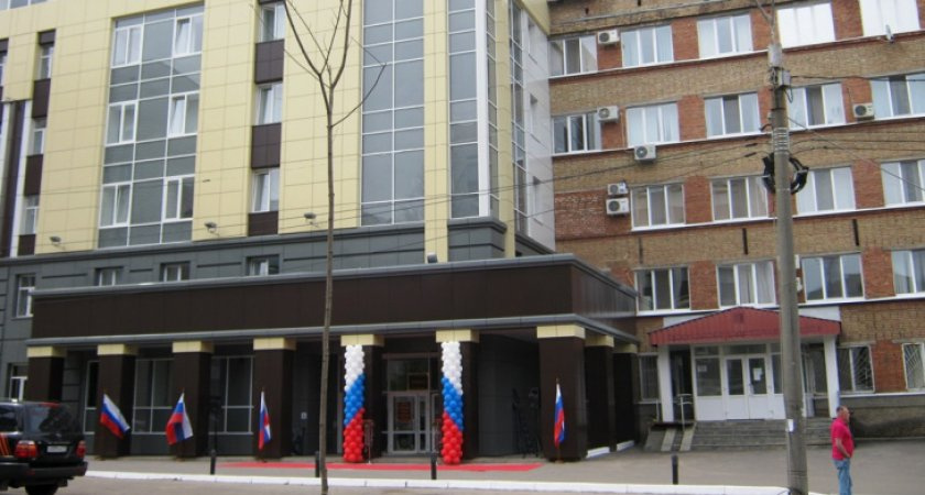 Суд взыскал с матери детское пособие в пользу отца