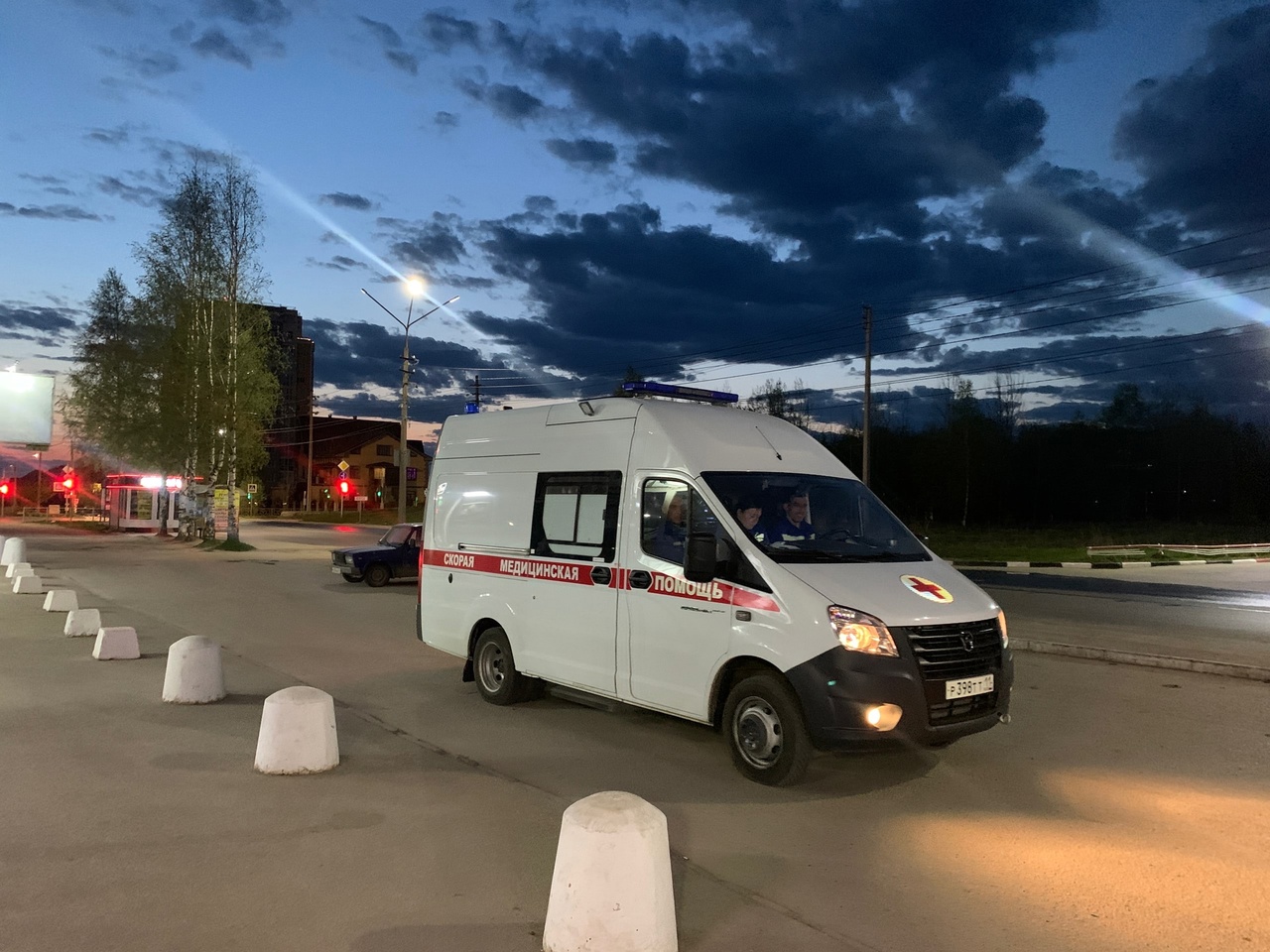 В Усинске рабочий погиб во время ремонта автомобиля