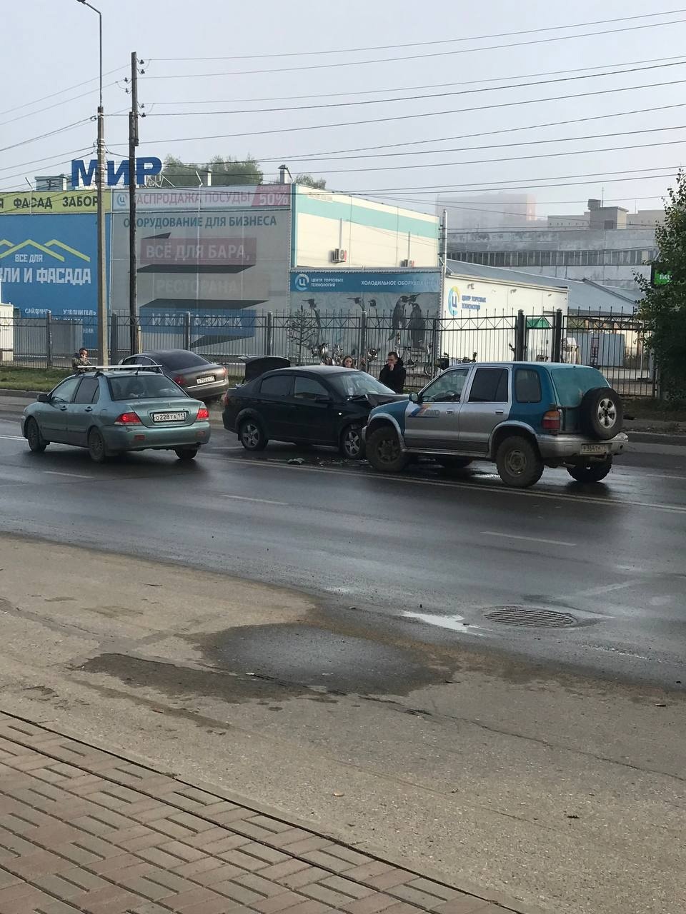 В Сыктывкаре произошла авария с участием четырех авто