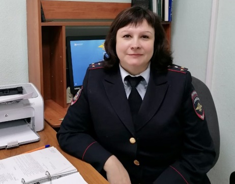 В Коми сотрудник полиции Ирина Борисова отобрала у рецидивиста ружье