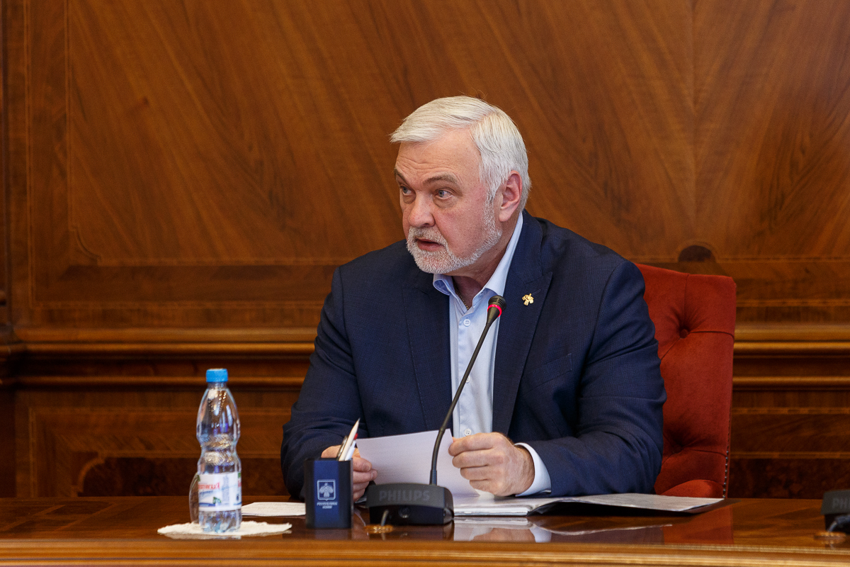 Владимир Уйба провел внеочередное заседание Антитеррористической комиссии в Коми