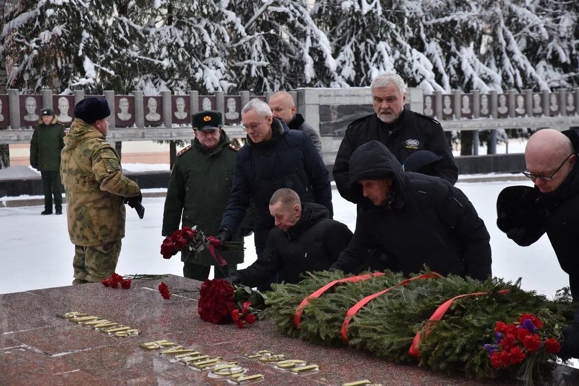 В Сыктывкаре почтили память героев России и Коми