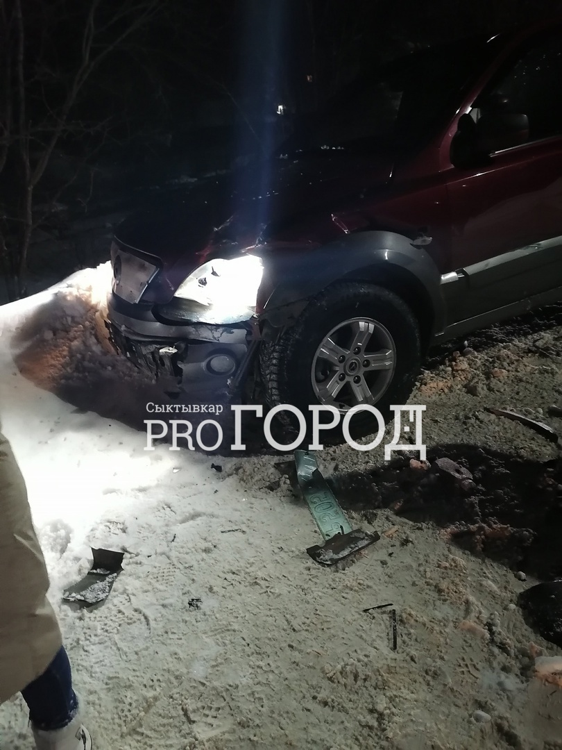 В Коми пьяный водитель врезался в иномарку и пытался сбежать