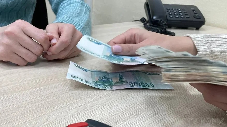 В Коми размер средней зарплаты превысил 100 тысяч рублей