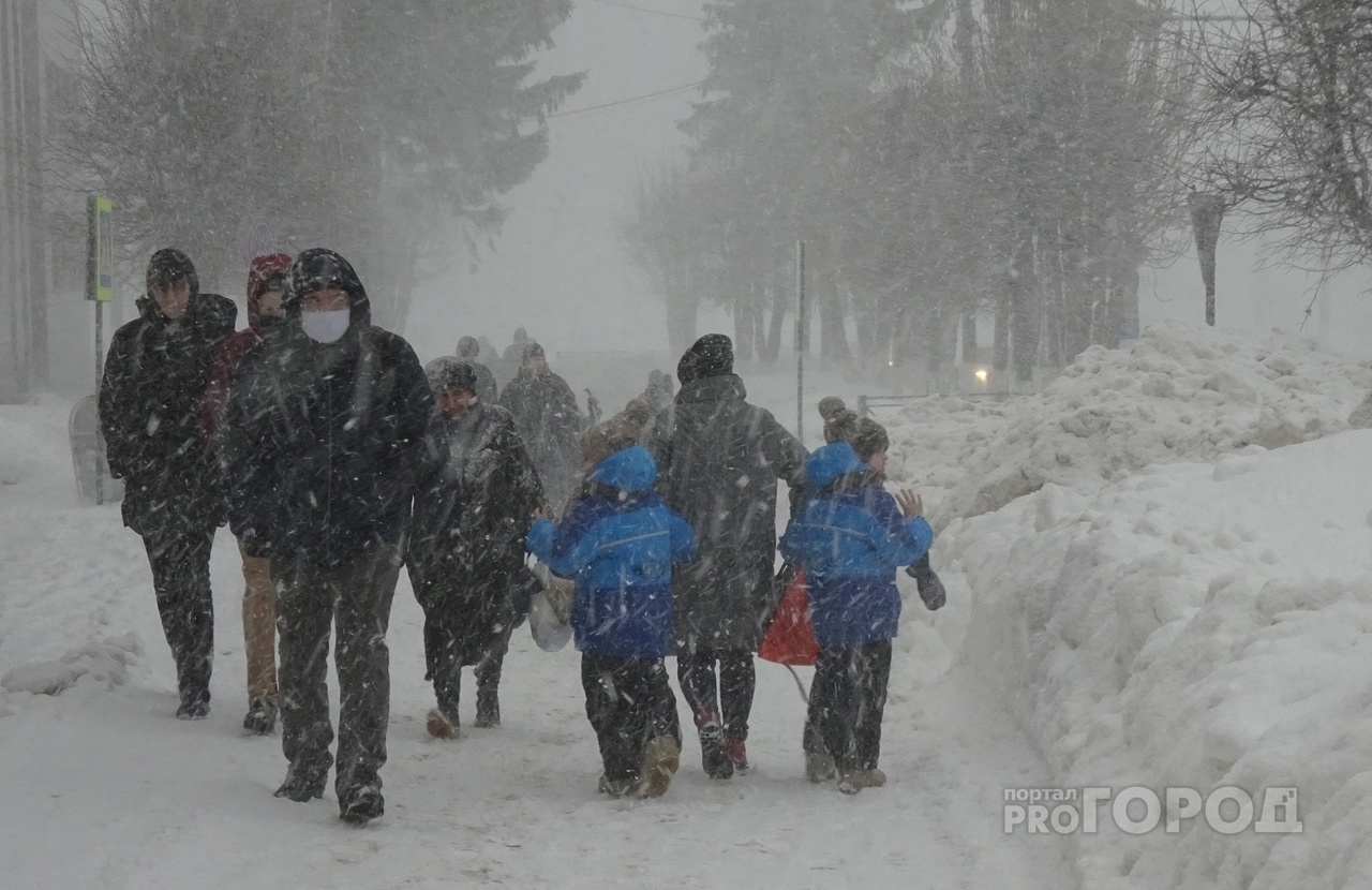 На Сыктывкар обрушится мощный снегопад: в МЧС объявили штормовое предупреждение