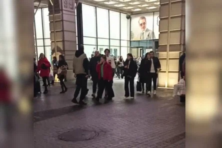 В Санкт-Петербурге началась эвакуация посетителей из торговых центров