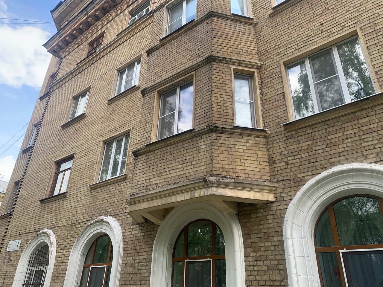 Сыктывкарцы взыскали с управляющей компании ущерб за поврежденный балкон