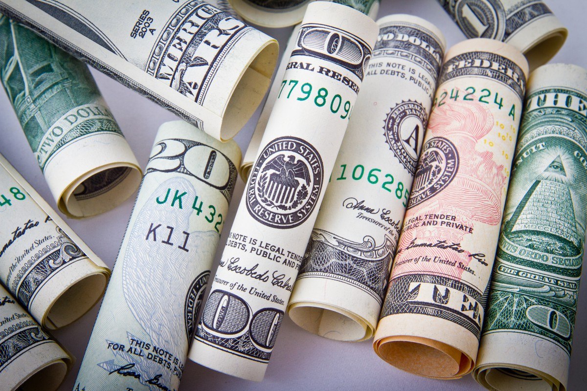 Только 2 из 10 жителей Сыктывкара следят за курсами доллара и евро