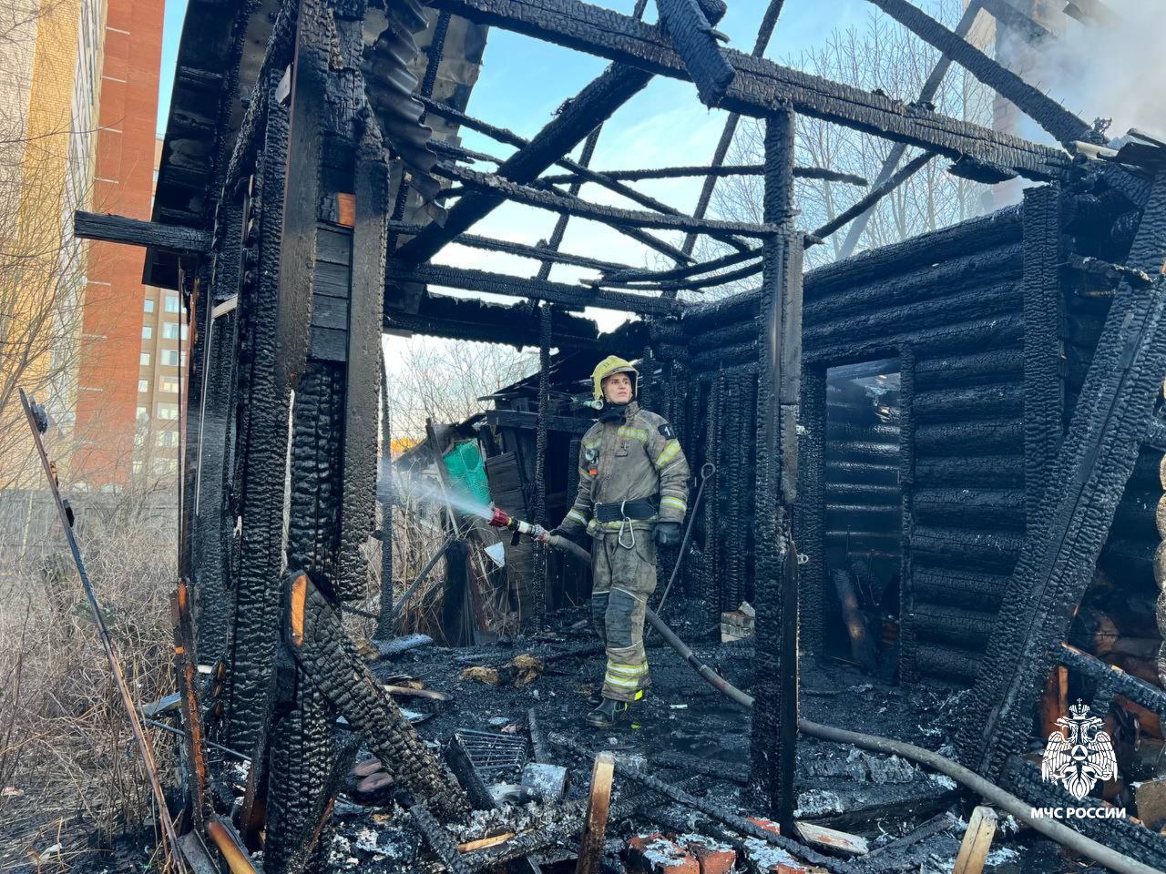 Стали известны подробности пожара в частном доме Сыктывкара